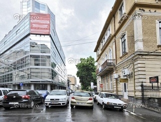 Ofer spre inchiriere 2 camere in imobil tip vila