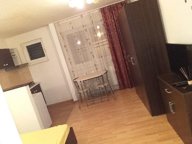 Închiriez garsoniera Titan zona Costin Georgian, 24 mp