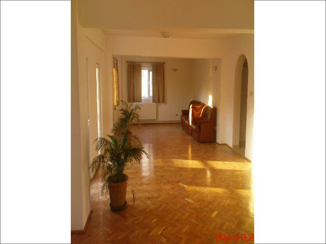 Vanzare apartament 5 camere Iancu Nicolae