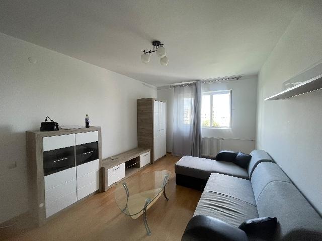 Închiriez apartament 2 camere  zona Titan