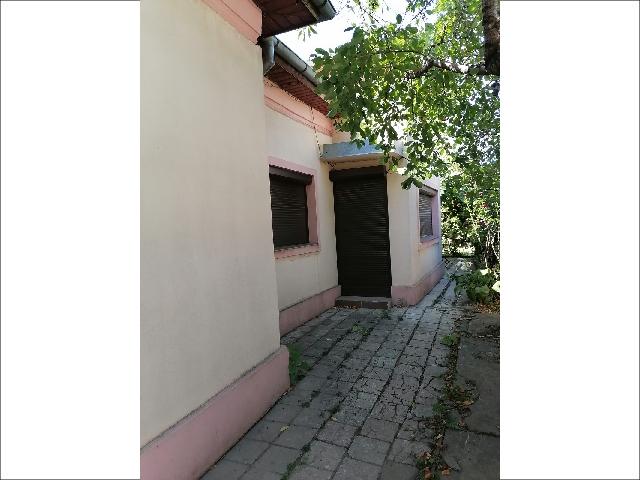 Casa din 3 camere cu curte Giulesti sector 1, proprietar