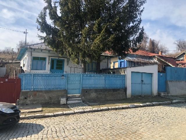 Vanzare casa cu anexe si teren in Orasul Macin, Judetul Tulcea