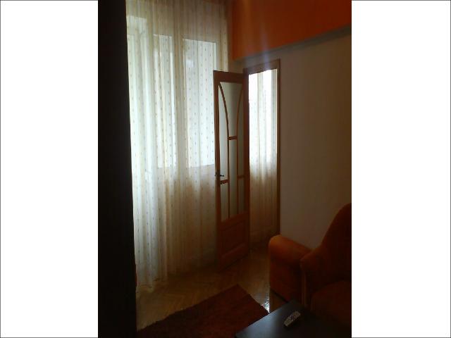 Inchiriez apartament 2 camere Ultracentral (Magheru) zona Eva