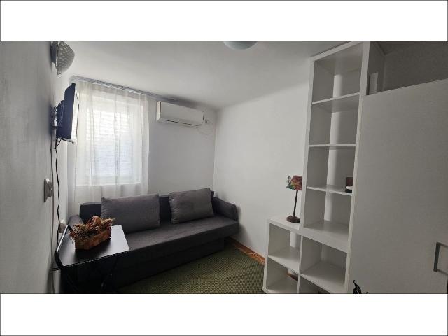 Inchiriez garsoniera cocheta in Unirii Horoscop