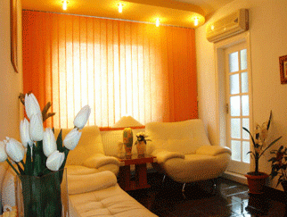 Vanzare apartament 4 camere FIZICIENILOR