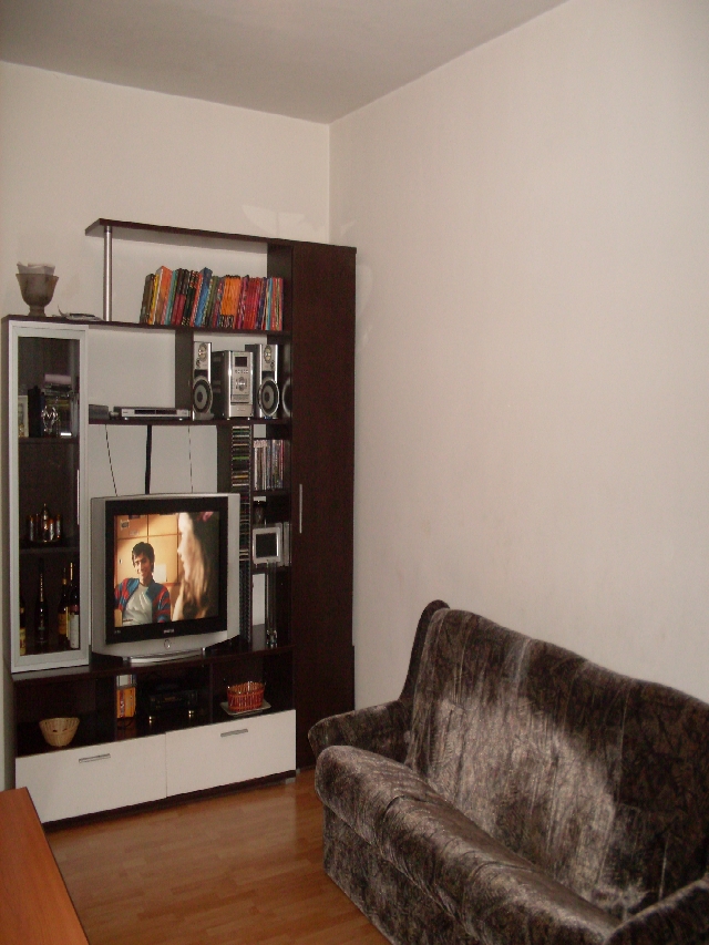 Vanzare apartament 3 camere in zona RAHOVA (Margeanului)