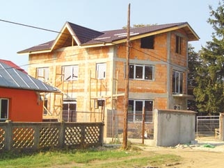 Vanzare vila P+1+M din caramida - DRAGOMIRESTI (BACU)